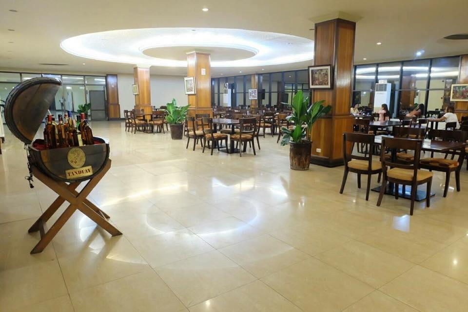 Hotel Dottie's Place & Restaurant