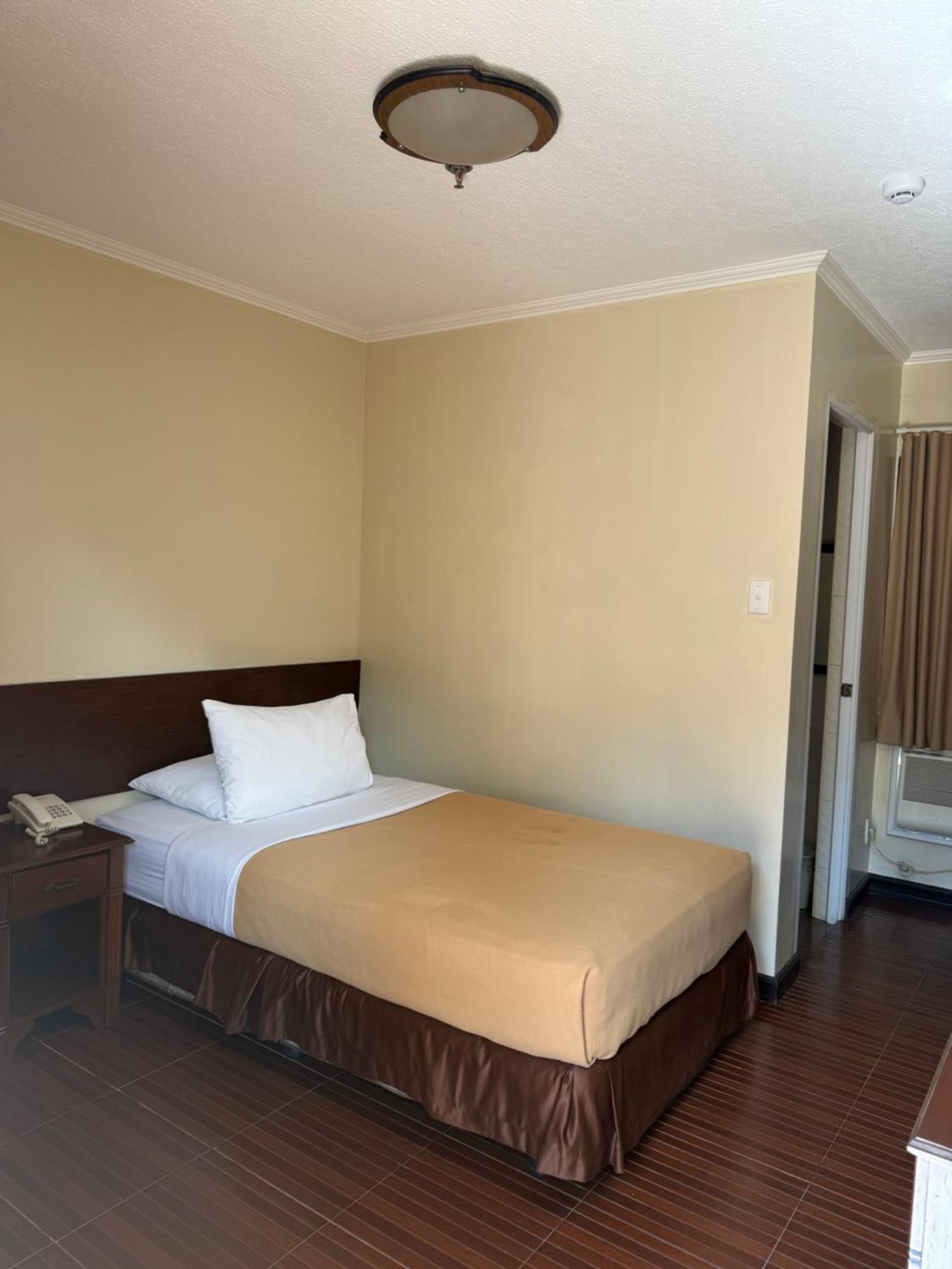Hotel Dottie's Place & Restaurant Butuan City